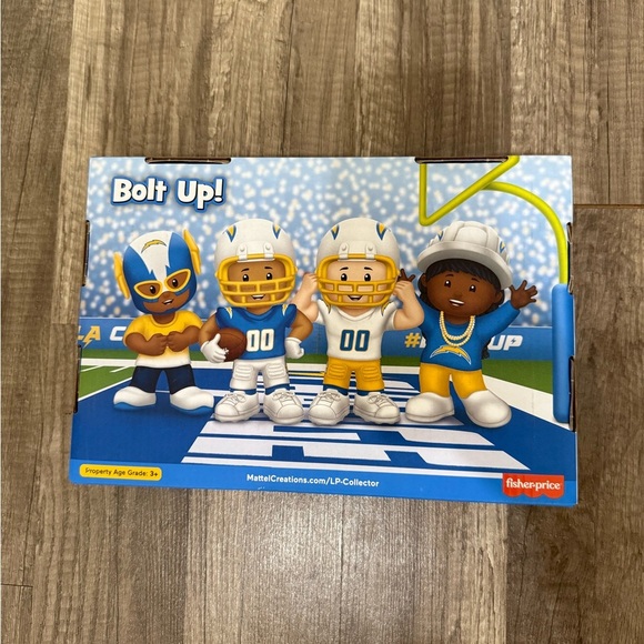 Fisher Price Little People x NFL Collector Los Angeles Chargers Figure 4-Pack - Picture 8 of 16
